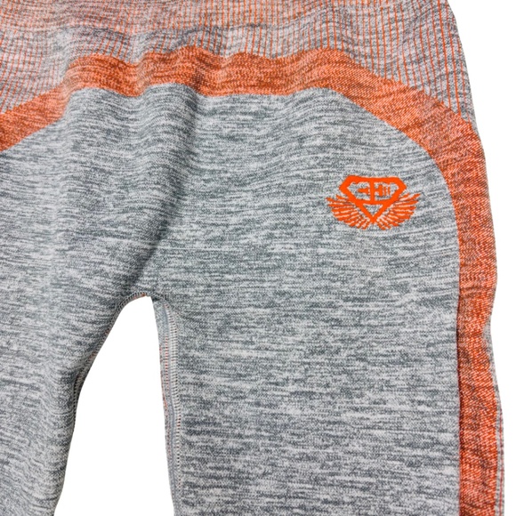 Engineered Life Activewear Set - Picture 7 of 10